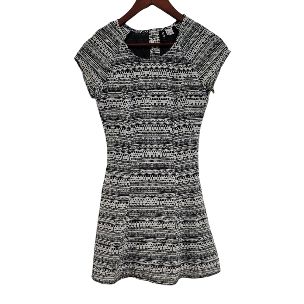 NWOT Divded H&M Patterned Black and White A-line Skater Dress Women's 2